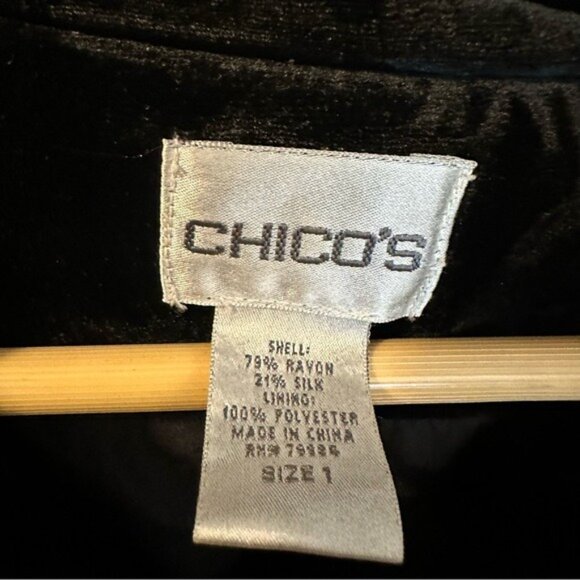 Chicos Velvet Jacket  Blazer Rayon Blend Long Sleeve Lined Black Size 1 ( Med/8) - Picture 5 of 10